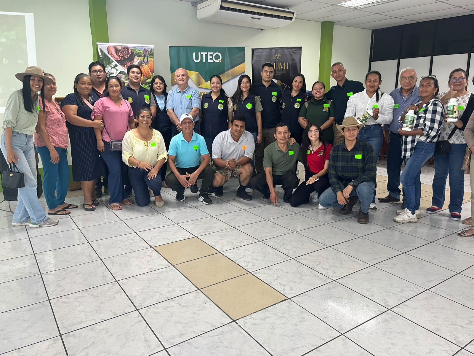 Evento de socialización junto a UTEQ y Flumi